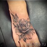 Татуировка на роза на крака 1