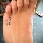 малка татуировка на крака 2