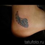 татуировка крила на крака 5
