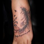 татуировка с пера на стъпалото - снимков пример за завършена татуировка от 23.05.2016 г. 17