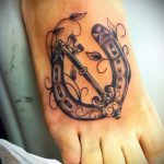 Patkó tetoválás fotó - tetoválás a szerencse érdekében a szerelemben 4254 tatufoto.ru