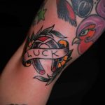 Patkó tetoválás fotó - tetoválás a sporthoz sok szerencsét 1259 tatufoto.ru