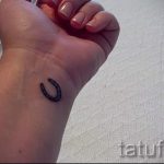 Patkó tetoválás fotó - tetoválás a boldogsághoz és a szerelemhez 5303 tatufoto.ru