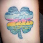 lóhere a szerencse érdekében, mint egy tetoválás opciója - 1. fényképes lehetőség