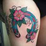 Patkó tetoválás fotó - tatouage porter esély bonheur amour 2014 tatufoto.ru