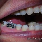 A tetoválás a fogakon # 65 a minta méltó változata, amely könnyen használható felülvizsgálatra és tetoválásként történő alkalmazásra a fogakon