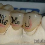 tetoválás a fogakon # 726 a minta hűvös változata, amely sikeresen használható átalakítására és tetoválásként történő alkalmazására a fogakon