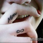 мама татуировка # 935 е готина версия на модела, която може успешно да се използва за трансформиране и прилагане като татуировка на мама в безкрайност