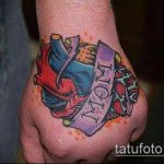 татуировка мама # 224 е достойна версия на картината, която може успешно да се използва за обработка и прилагане като татуировка мама и син