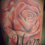 татуировка мама # 252 - готина версия на модела, която може успешно да се използва за преразглеждане и прилагане като малка татуировка