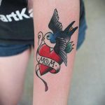 татуировка мама # 663 - интересна версия на модела, която може да се използва добре за трансформиране и прилагане като малки татуировки