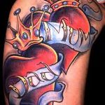 мама татуировка # 445 е готина версия на модела, която може успешно да се използва за обработка и прилагане като татуировка на шеф на мама