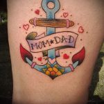 мама татуировка # 15 е достойна версия на модела, който може лесно да се използва за обработка и прилагане като татуировка на мама обичам те