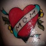 мама татуировка # 442 е интересна версия на модела, която може да се използва добре за обработка и прилагане като майка в татуировка на сърце