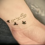 татуировка надписи за снимки на момичета