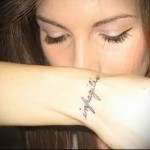 пример за татуировка на китката