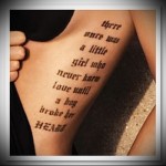 татуировка върху ребрата надписи 2