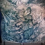 Rovartetoválás - egy nagy tetováláson a testen