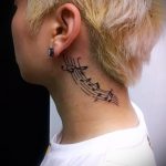 bilješke o tetovažama na vratu - fotografija gotove tetovaže s 02082016 26197 tatufoto.ru