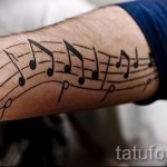 tatouage note sur sa main - une photo du tatouage fini 02082016 1026 tatufoto.ru
