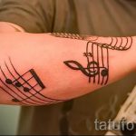 tatouage note sur sa main - une photo du tatouage fini 02082016 2027 tatufoto.ru
