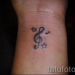 tatouage note sur son poignet - une photo du tatouage fini 02082016 2031 tatufoto.ru