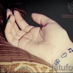 tatouage note sur son poignet - une photo du tatouage fini 02082016 3032 tatufoto.ru