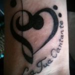 Tätowierung stellt fest an seinem Handgelenk - ein Foto des fertigen Tätowierung 02082016 1038 tatufoto.ru