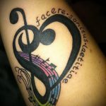 Violinschlüssel s tetovažama - Fotografije destiliranja Tätowierung auf 02082016 1069 tatufoto.ru