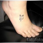 Tattoo -Zetteln auf sein Bein - ein Foto des fertigen Tätowierung 02082016 1077 tatufoto.com