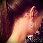 bilješke o tetovaži iza uha - fotografija gotove tetovaže s 02082016 3091 tatufoto.ru