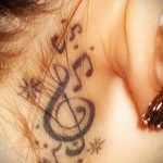 bilješke o tetovaži iza uha - fotografija gotove tetovaže s 02082016 8096 tatufoto.ru