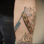 veszélyes tetoválás és háló a karon