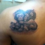 Majom tetoválás - 2 kis lény