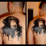 Tetováló majom - folt a lapockán