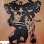 Majom tetoválás - cigarettázás