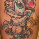 Majom tetoválás - kitömött játék banánnal