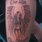 A tetoválás egy élet # 393 egy rajz klassz változata, amely jól használható feldolgozásra és tetoválásként való alkalmazásra egy élet egy szerelem