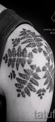 Hűvös páfránytetoválás a fotón - egy cikk a tetoválás 21 jelentéséről