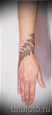 Hűvös páfránytetoválás a fotón - egy cikk a tetoválás jelentéséről 11