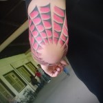 Spinnennetz Tattoo auf dem Ellbogen 1