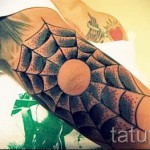 webes tetoválás fia melltartó 1