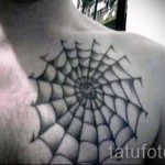 pókháló tetoválás a mellkason 1