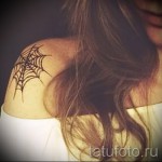 Pókháló váll tetoválás