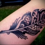 gyönyörű írótoll tetoválásban