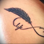 toll és végtelen + feliratok élet & amp; szerelem - toll tetoválás fotó