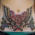 tetováló pisztolyok a gyomorban - fotó a kész tetoválásról 01092016 12198 tatufoto.ru