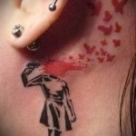 tetováló pisztoly a nyakán - fotó a kész tetoválásról 01092016 2133 tatufoto.ru