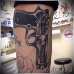 tetováló pisztoly a lábán - egy fotó a kész tetoválásról 01092016 1045 tatufoto.ru