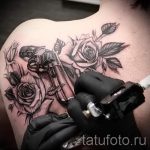 tetováló pisztoly rózsákkal - egy fotó a kész tetoválásról 01092016 2049 tatufoto.ru